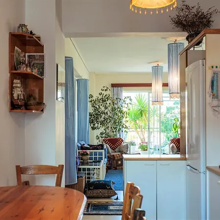 Bright Comfy Flat Near The & The Center