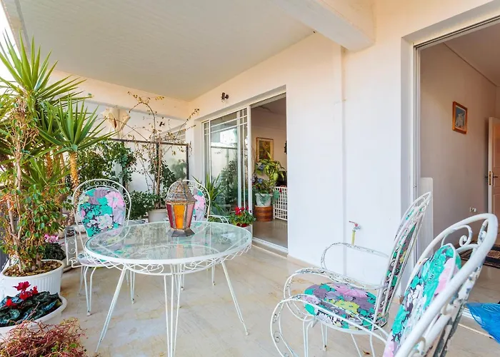 Bright Comfy Flat Near The & The Center * كالاماتا