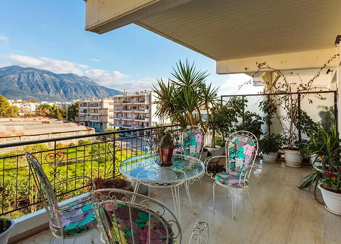 Bright Comfy Flat Near The & The Center شقة *