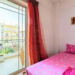 Bright Comfy Flat Near The & The Center Apartment
