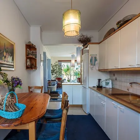 Bright Comfy Flat Near The & The Center カラマタ