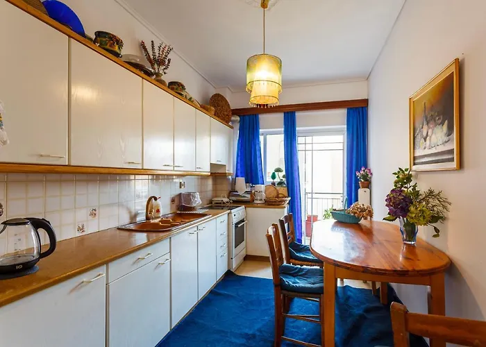 Bright Comfy Flat Near The & The Center Lejlighed