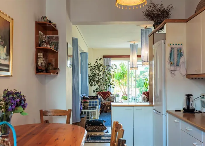 Bright Comfy Flat Near The & The Center