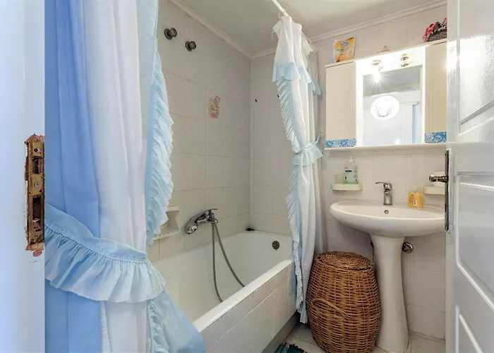 Bright Comfy Flat Near The & The Center * Kalamata
